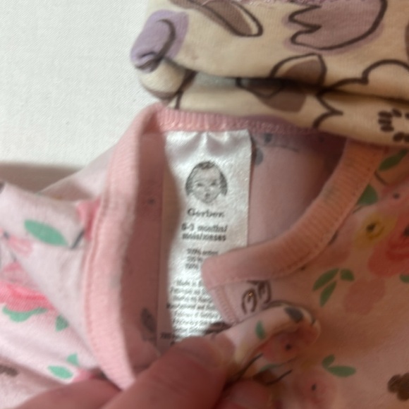 Gerber - Pink Floral Newborn baby One Piece Sleeper with Hat - Picture 4 of 5